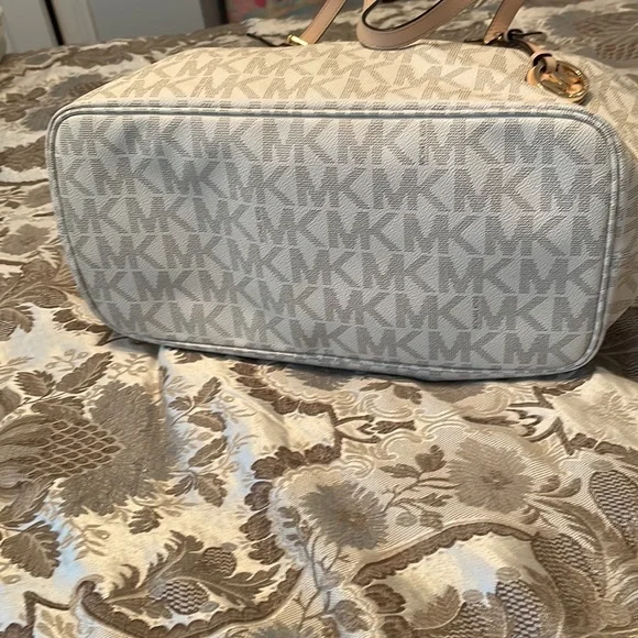 Michael Michael Kors Purse - Picture 5 of 5